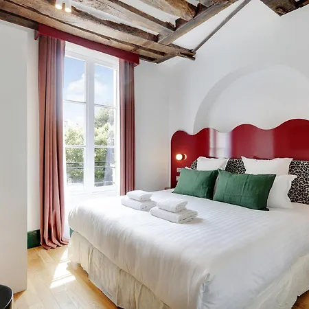 Apartment Collection Serviced In Notre Dame - Rue Savoie Paris