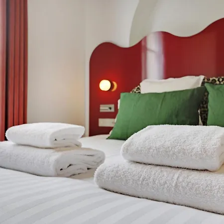 Apartment Collection Serviced In Notre Dame - Rue Savoie Paris