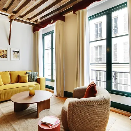 Collection Serviced In Notre Dame - Rue Savoie Apartment