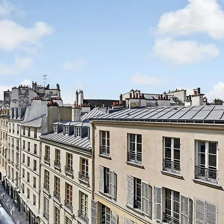 Collection Serviced In Notre Dame - Rue Savoie *